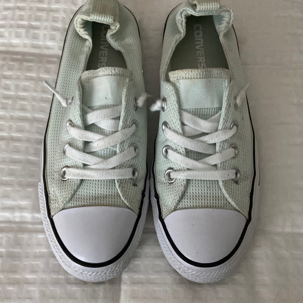 Light green textured Converse shoreline slip-on size 8